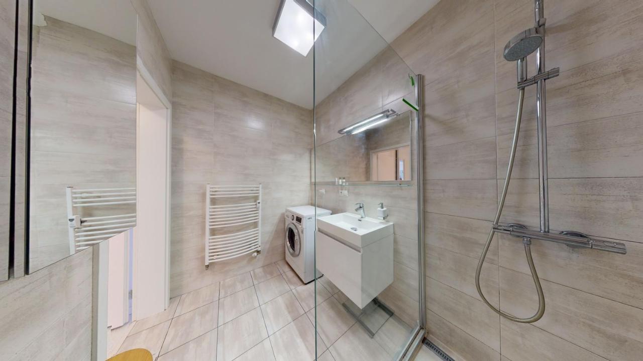Bibi Centroom Apartment Πιεστάνυ Εξωτερικό φωτογραφία