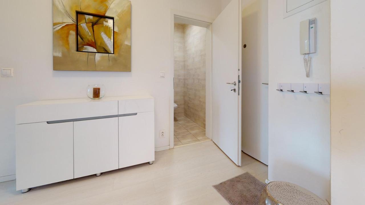 Bibi Centroom Apartment Πιεστάνυ Εξωτερικό φωτογραφία