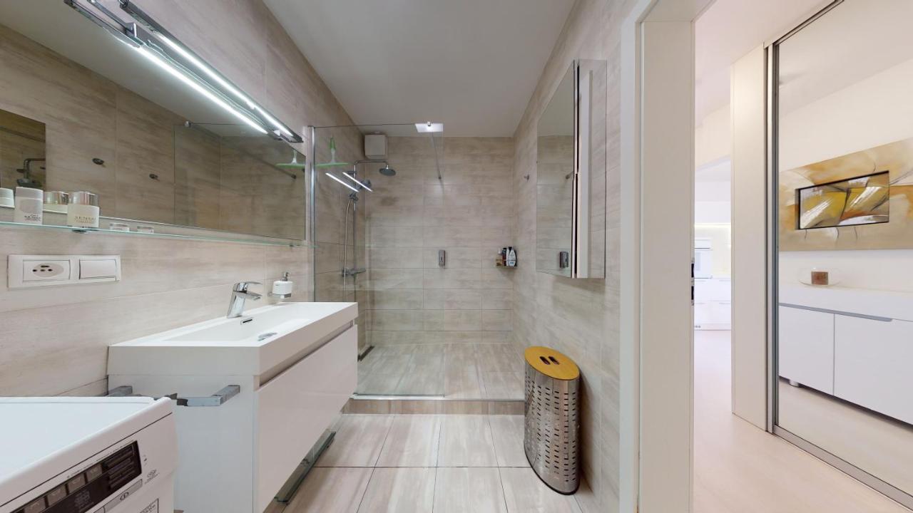 Bibi Centroom Apartment Πιεστάνυ Εξωτερικό φωτογραφία