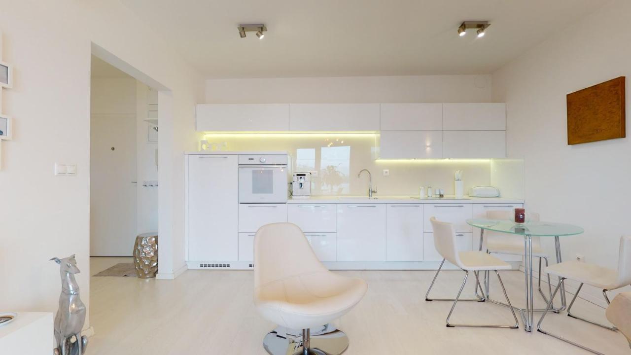 Bibi Centroom Apartment Πιεστάνυ Εξωτερικό φωτογραφία