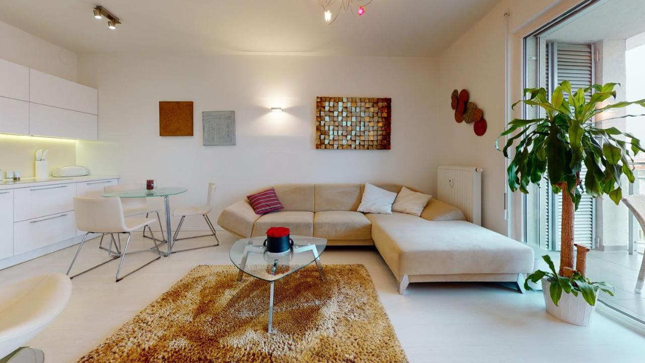 Bibi Centroom Apartment Πιεστάνυ Εξωτερικό φωτογραφία