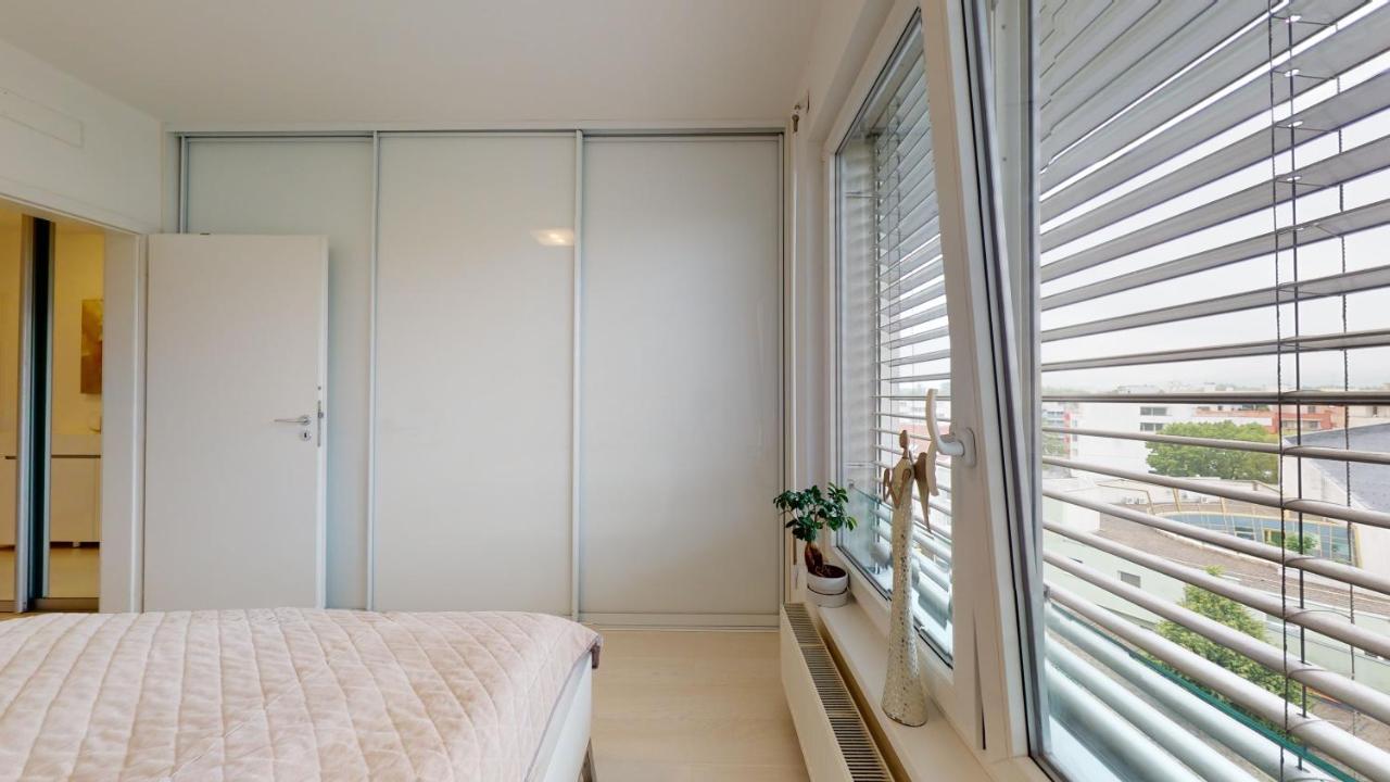 Bibi Centroom Apartment Πιεστάνυ Εξωτερικό φωτογραφία