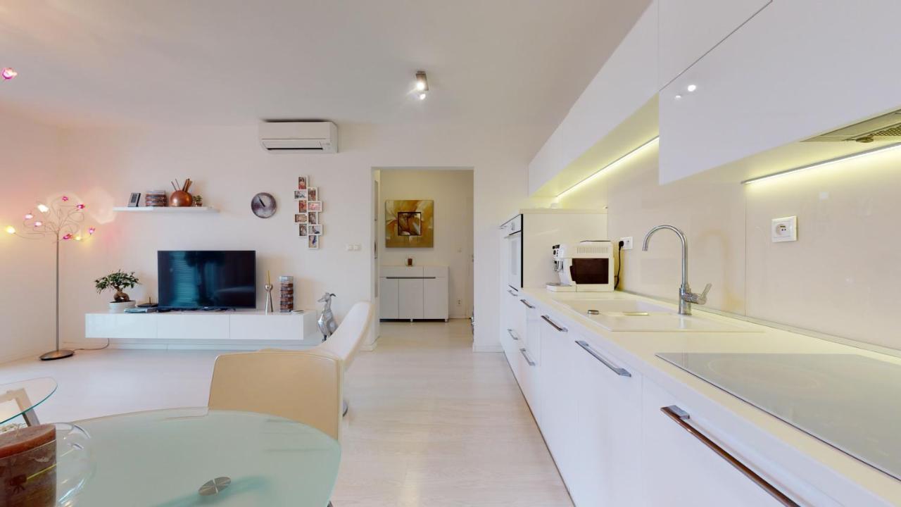 Bibi Centroom Apartment Πιεστάνυ Εξωτερικό φωτογραφία